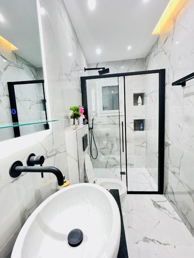 Apollo 2 Bd Jacuzzi Suite Athens Exterior photo